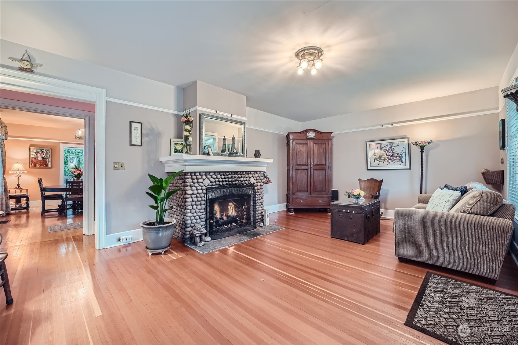 property viewer photo 4