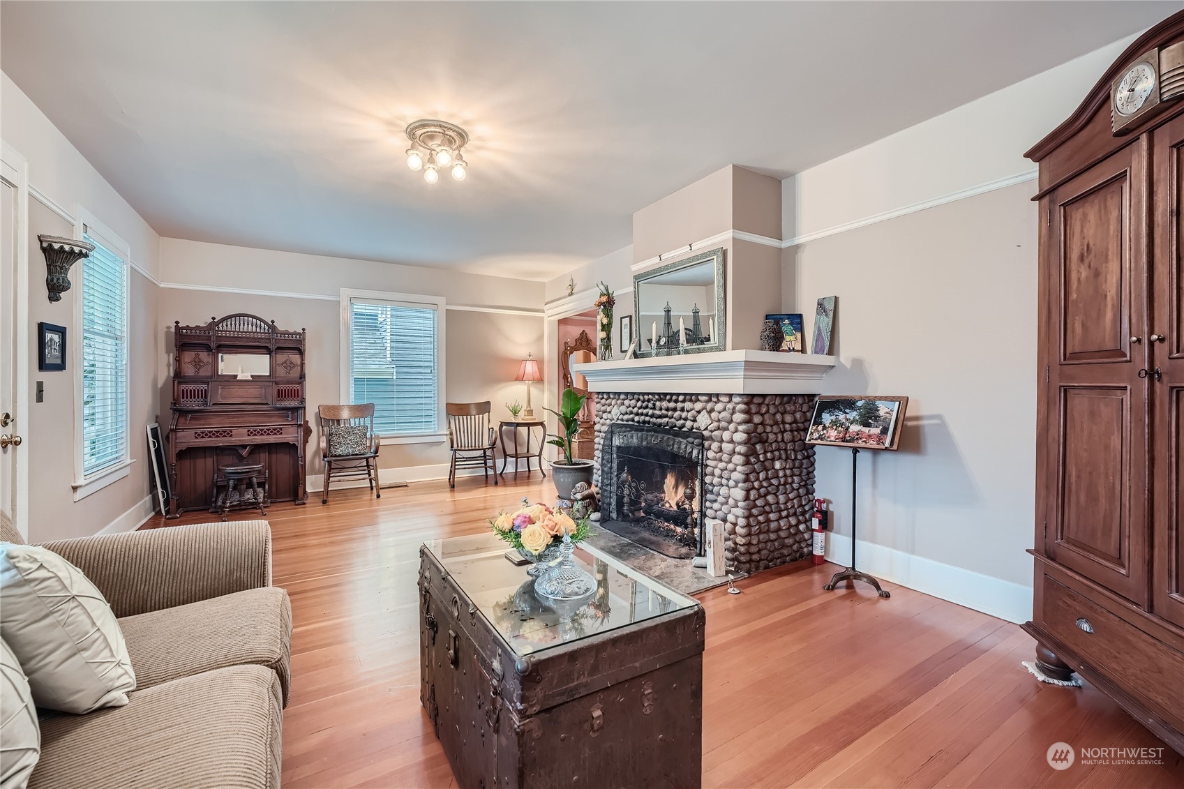 property viewer photo 6
