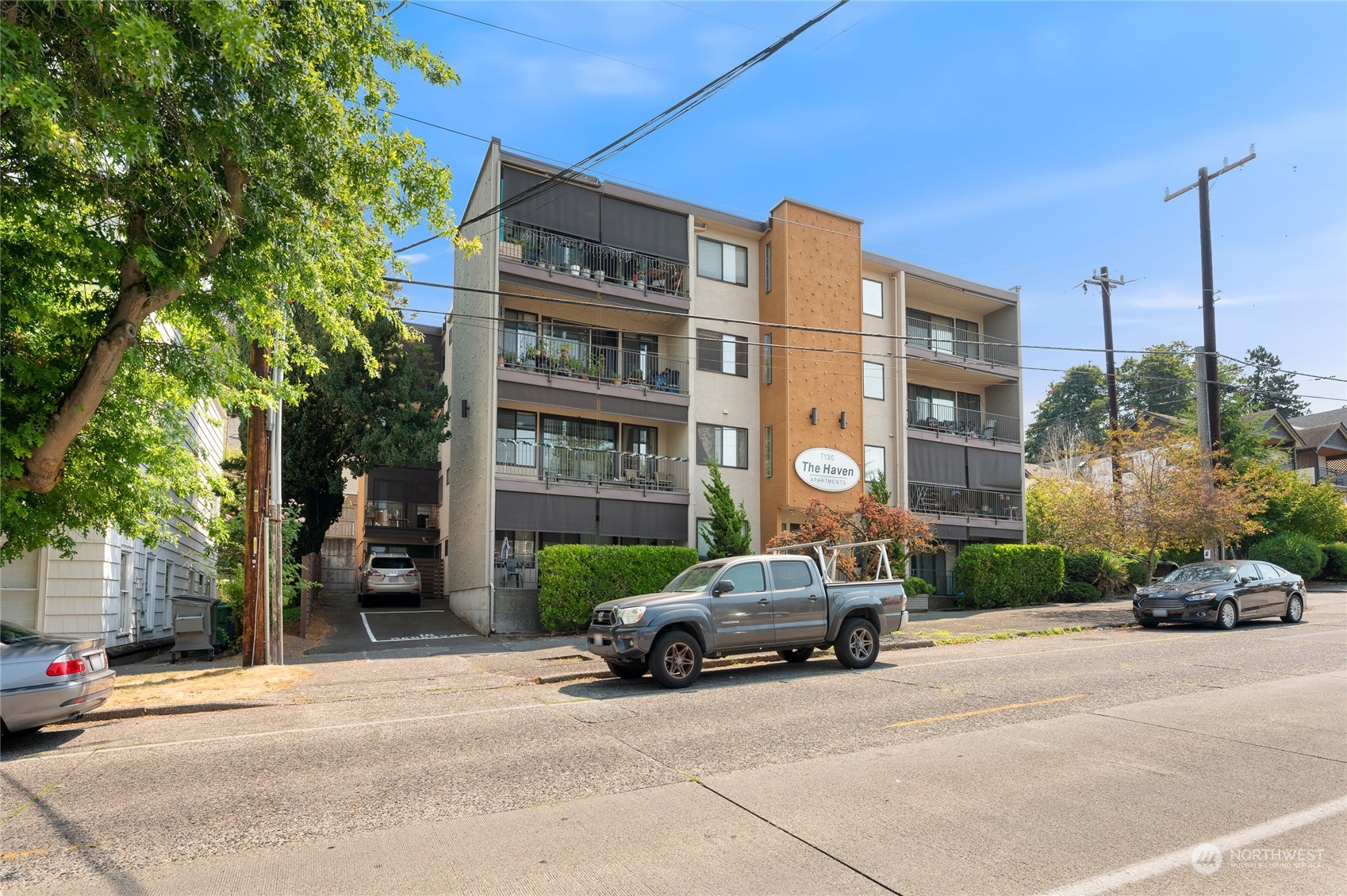 property viewer photo 2