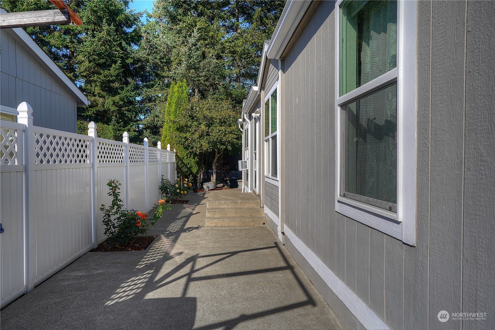 property viewer photo 26
