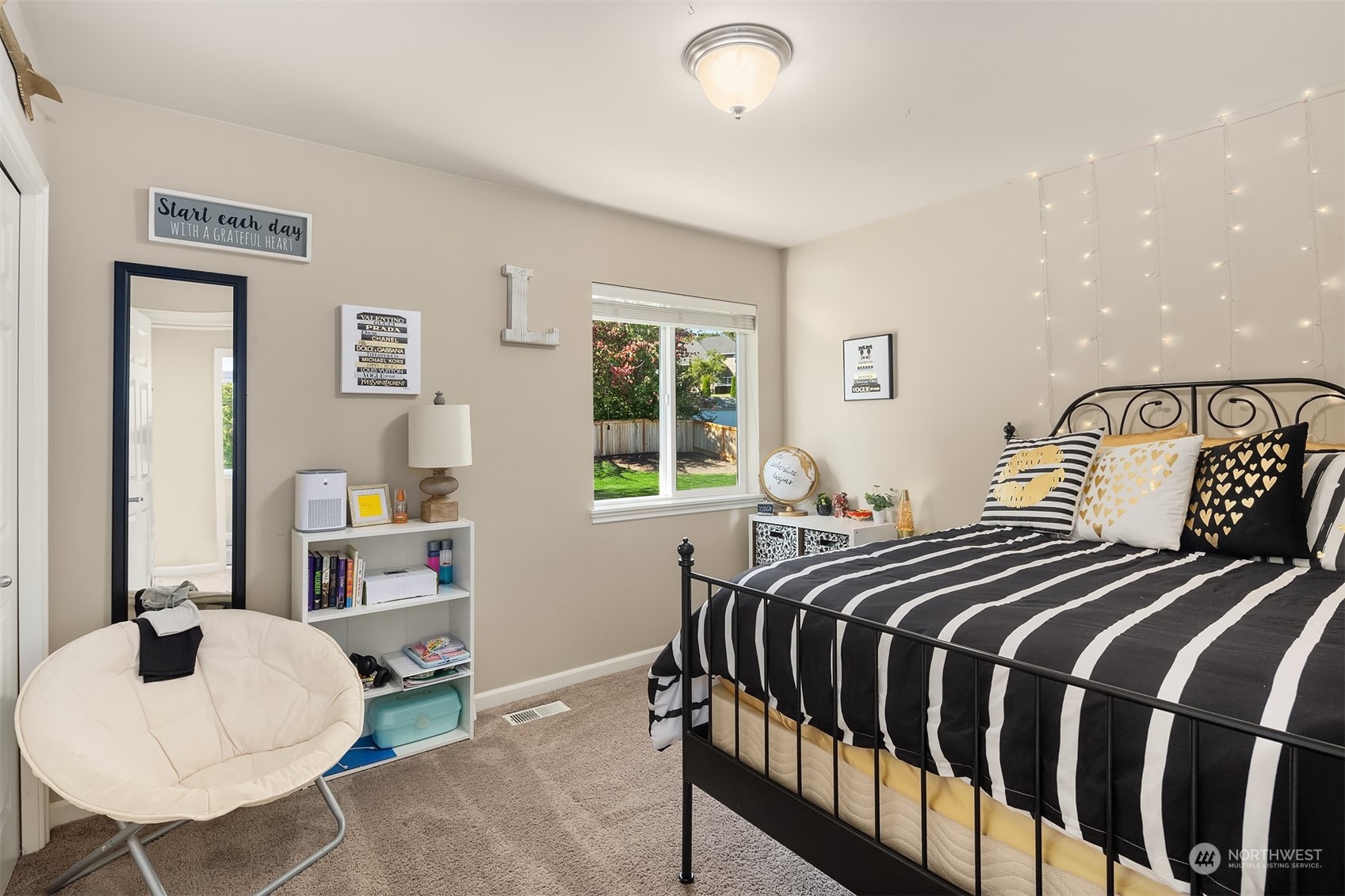 property viewer photo 25