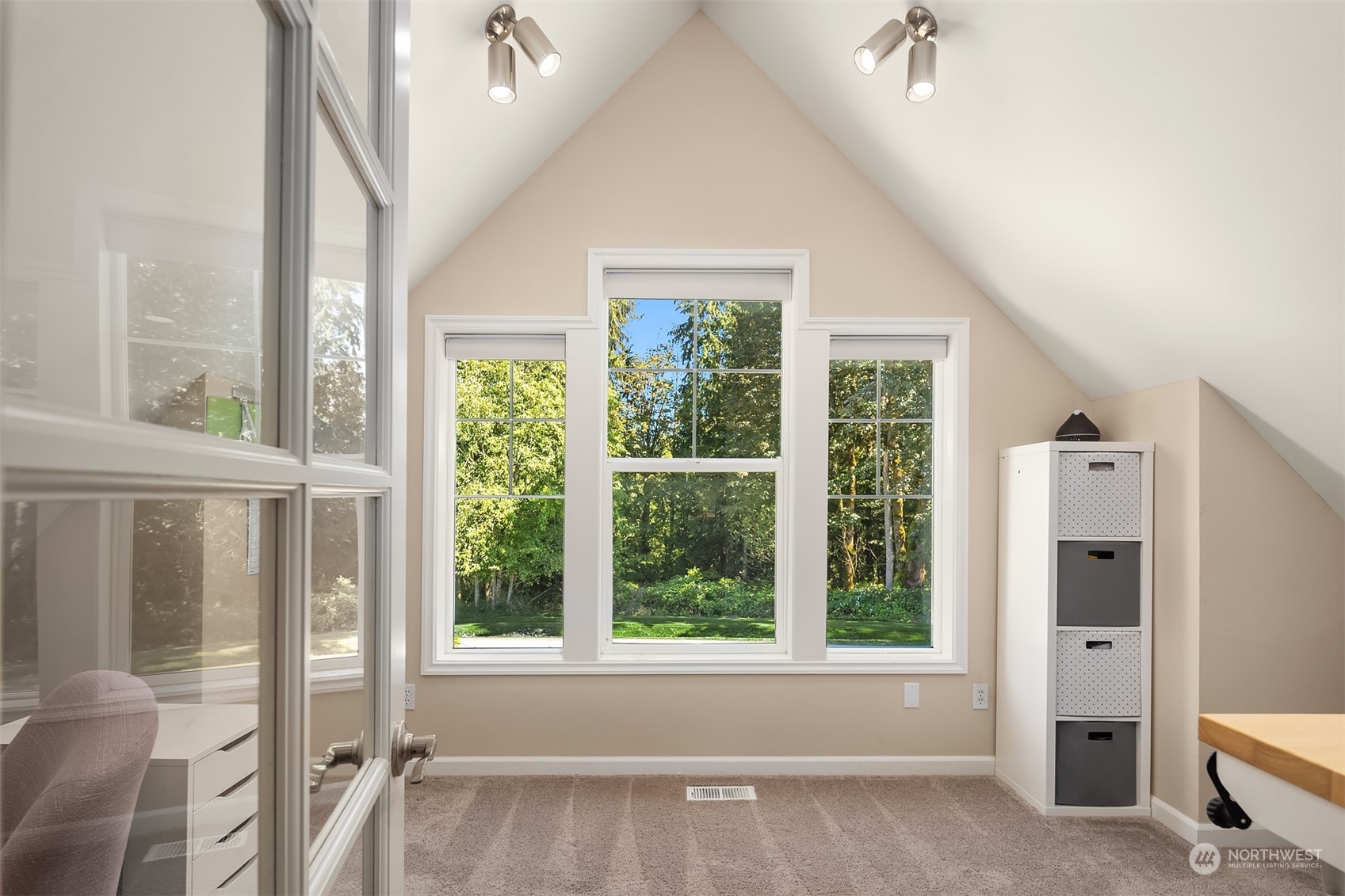 property viewer photo 8