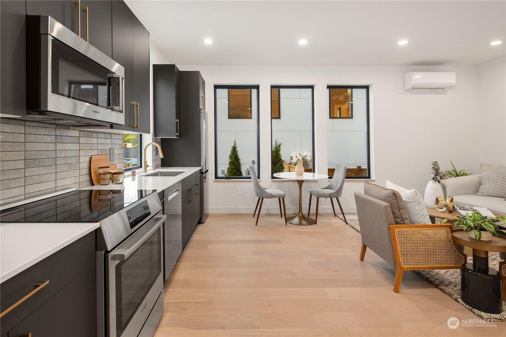 property viewer photo 7