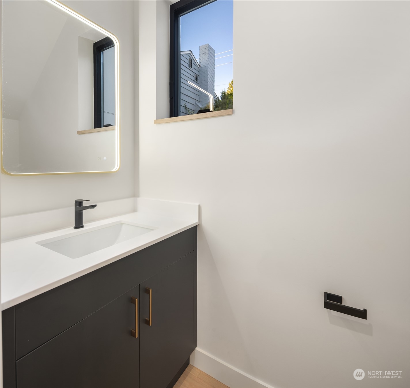 property viewer photo 9