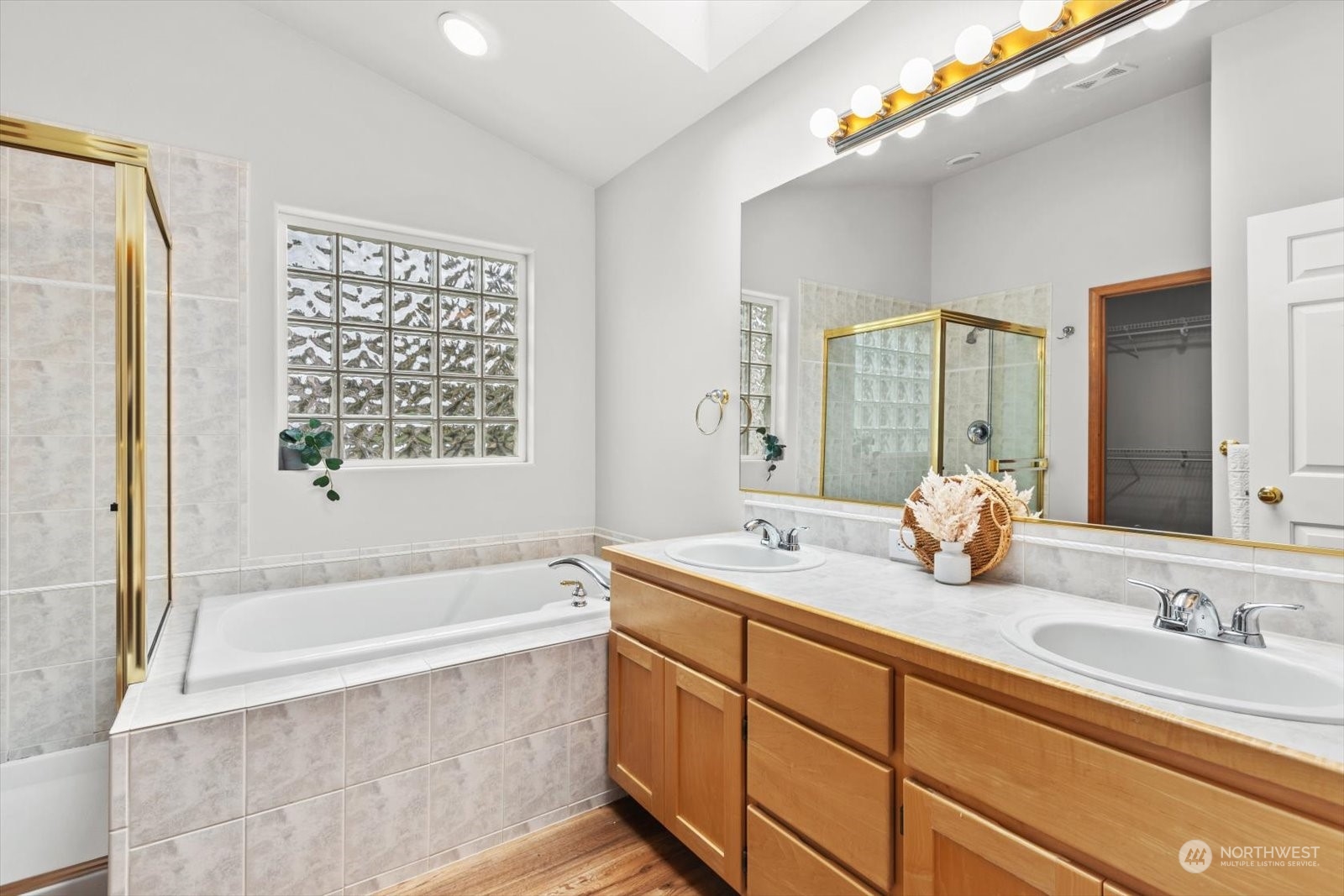 property viewer photo 17