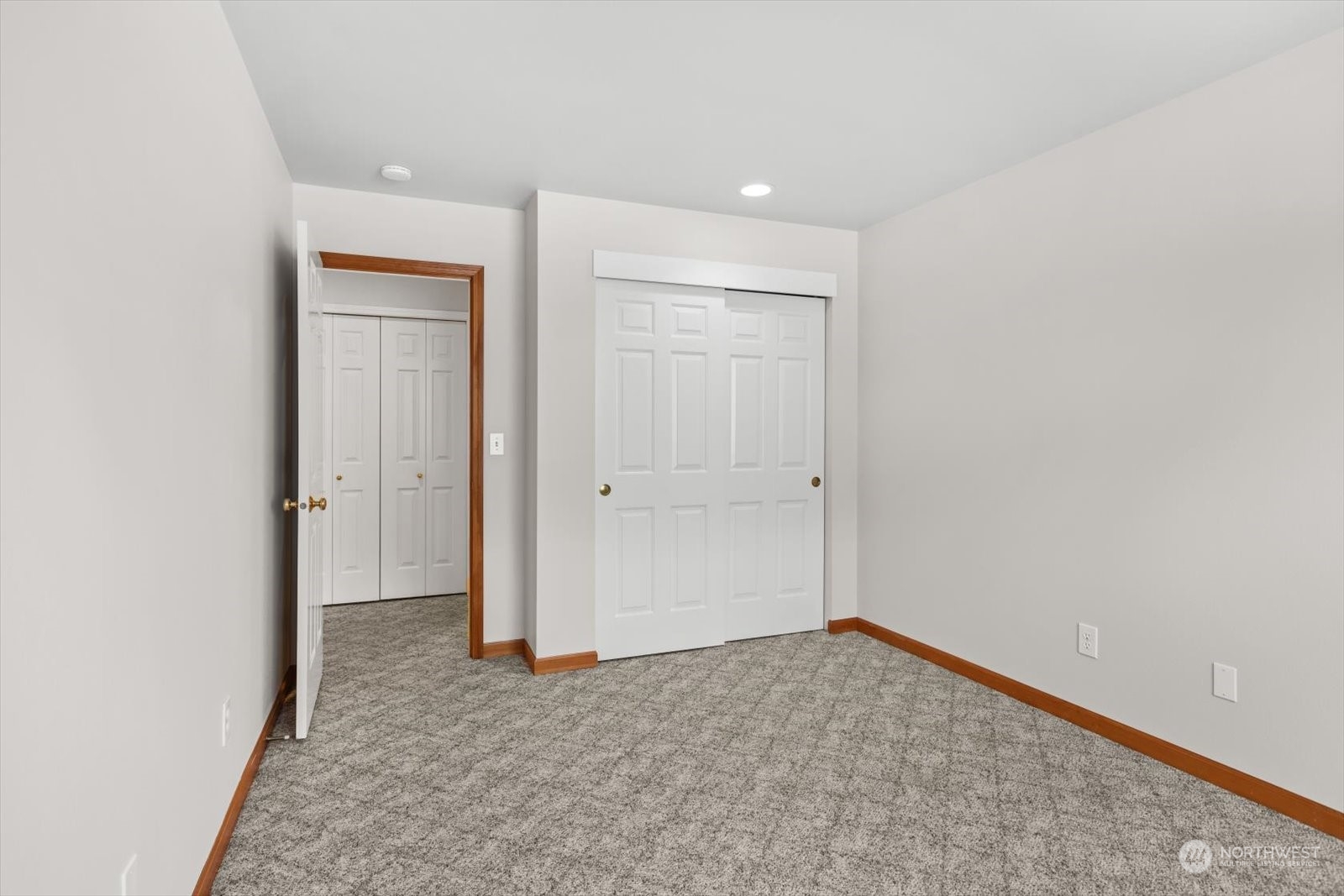 property viewer photo 25