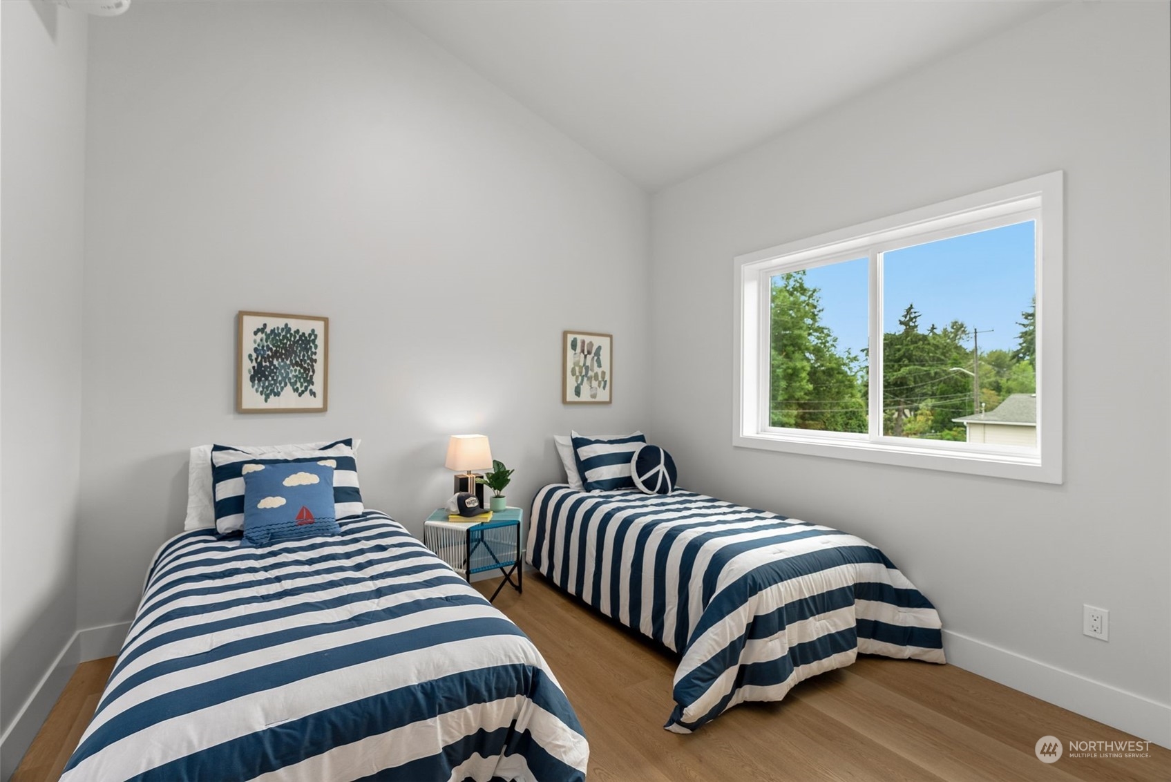 property viewer photo 14