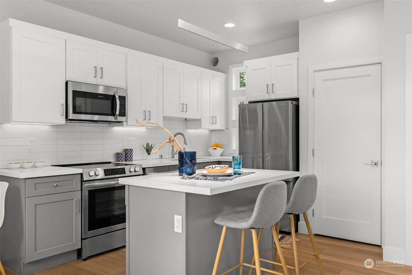 property viewer photo 6