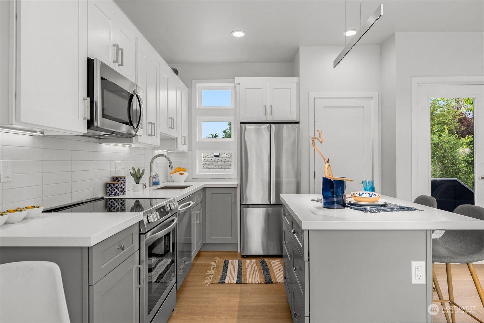 property viewer photo 7