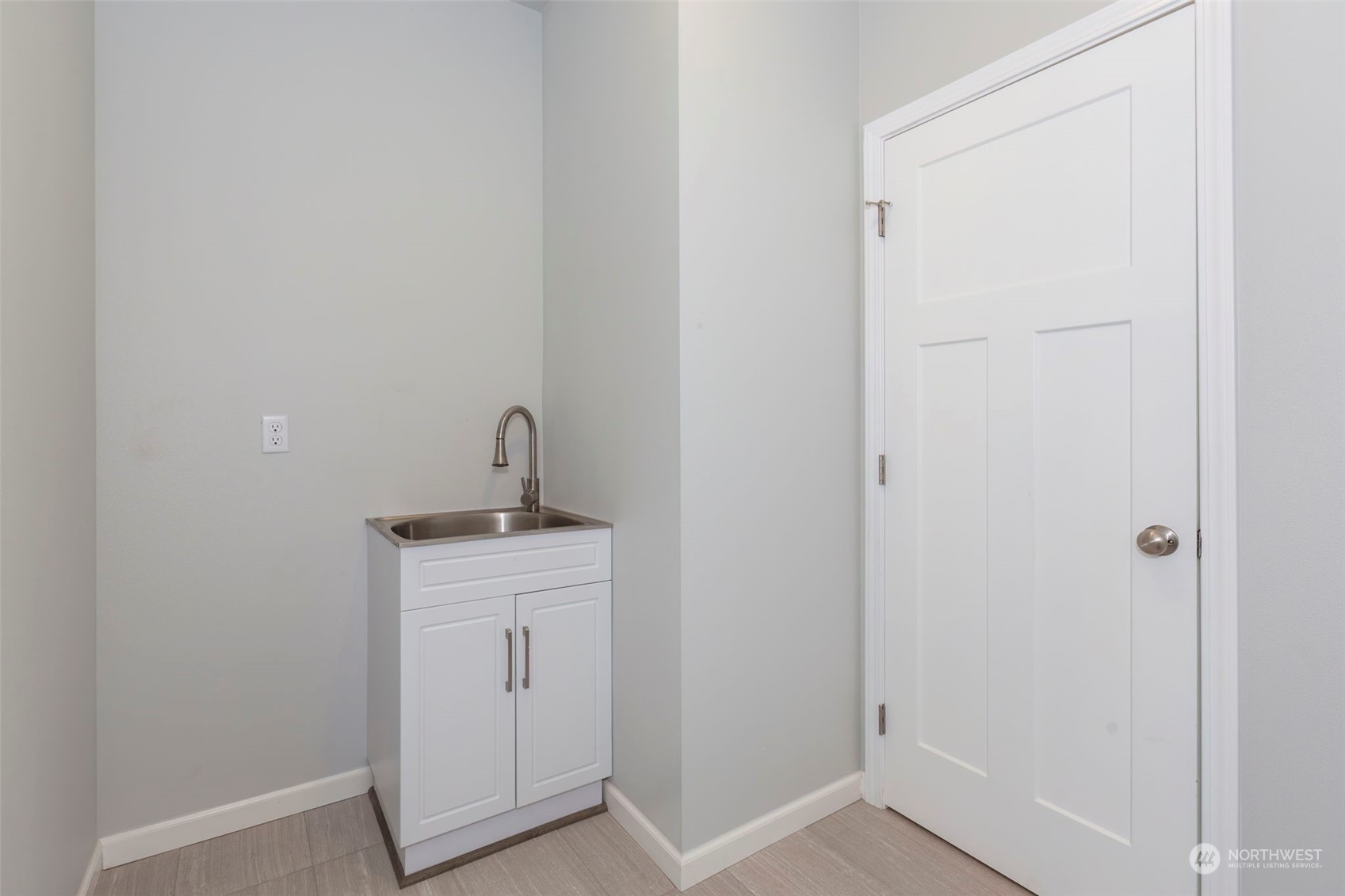 property viewer photo 23