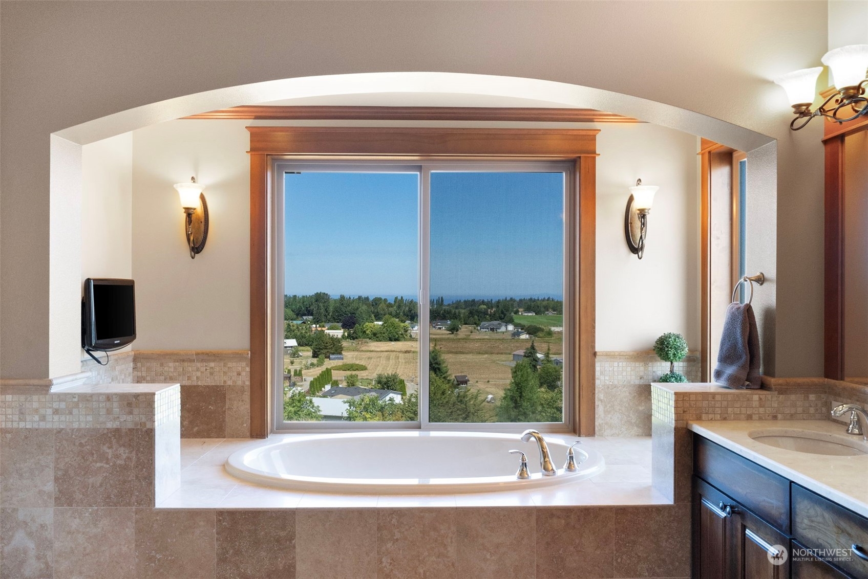 property viewer photo 18