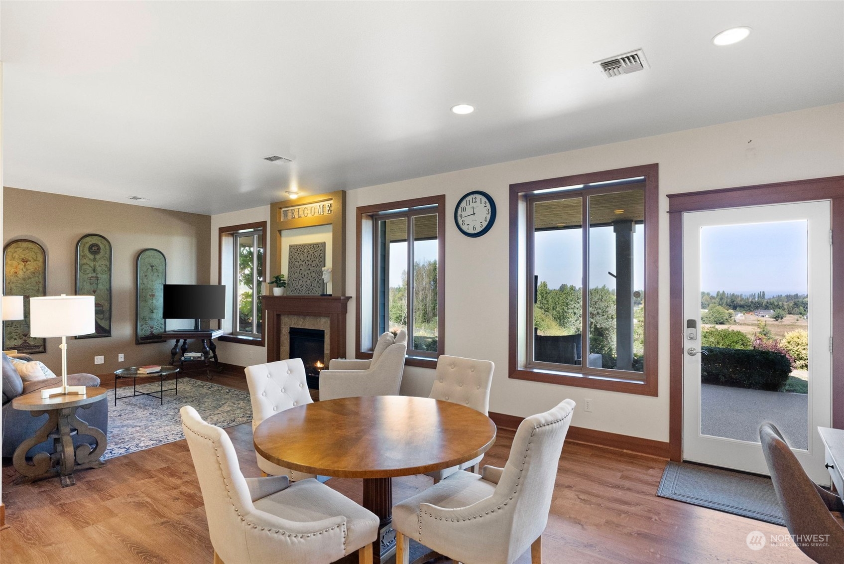 property viewer photo 25