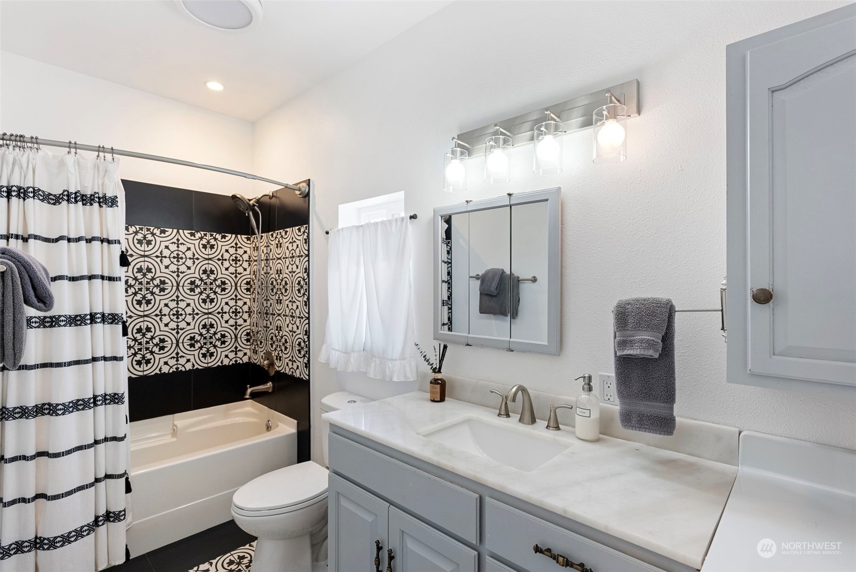 property viewer photo 37