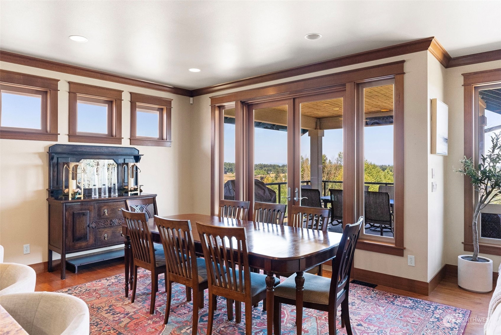 property viewer photo 9
