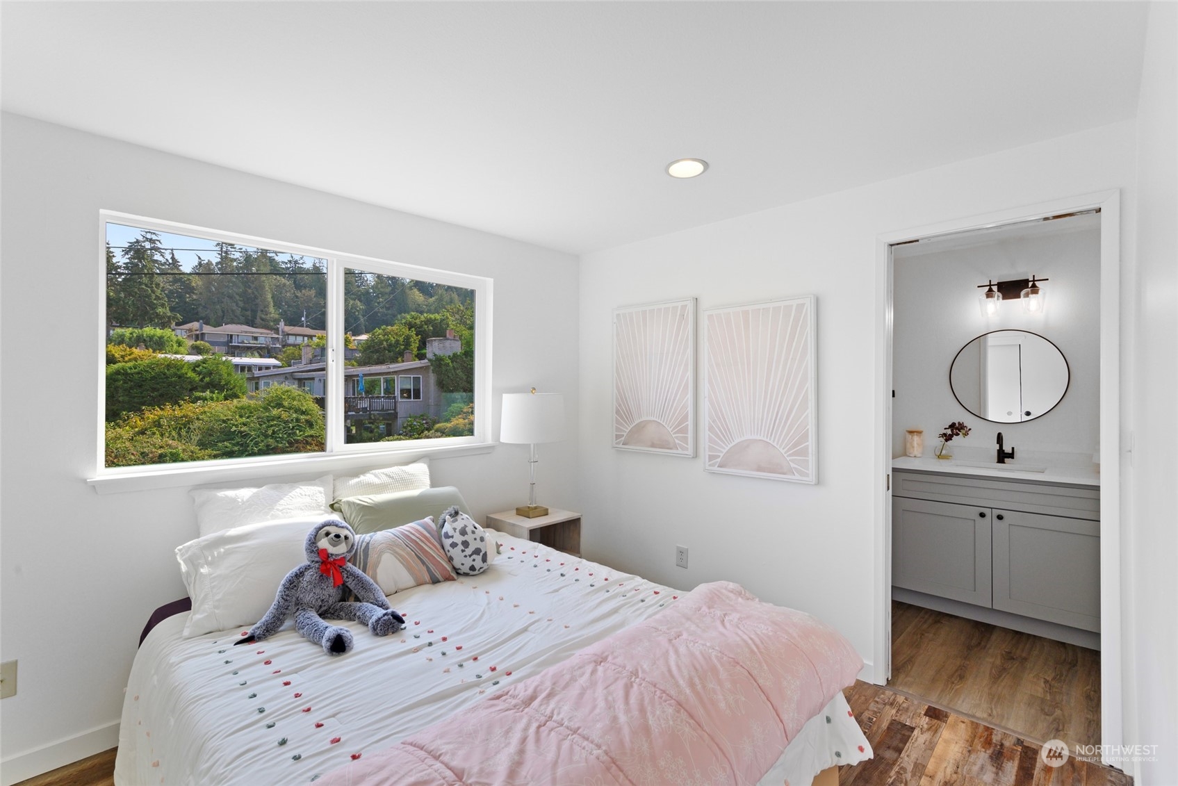 property viewer photo 22