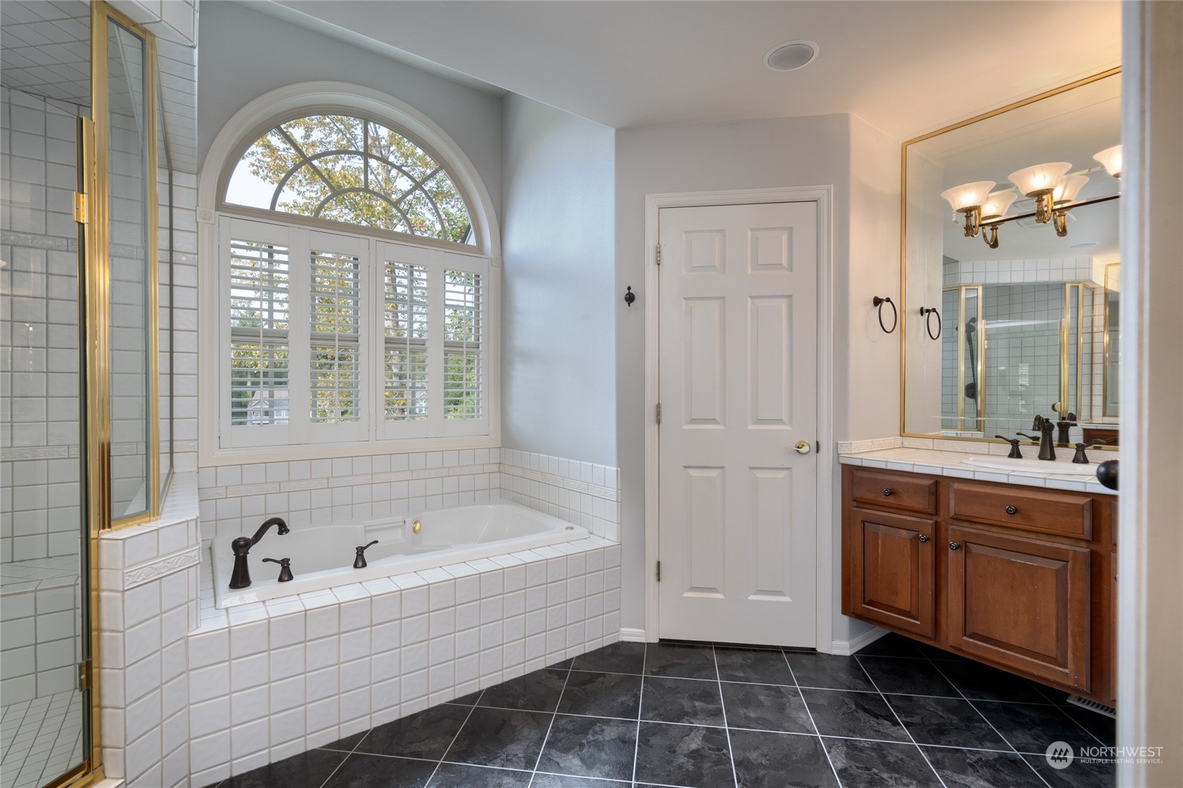 property viewer photo 35