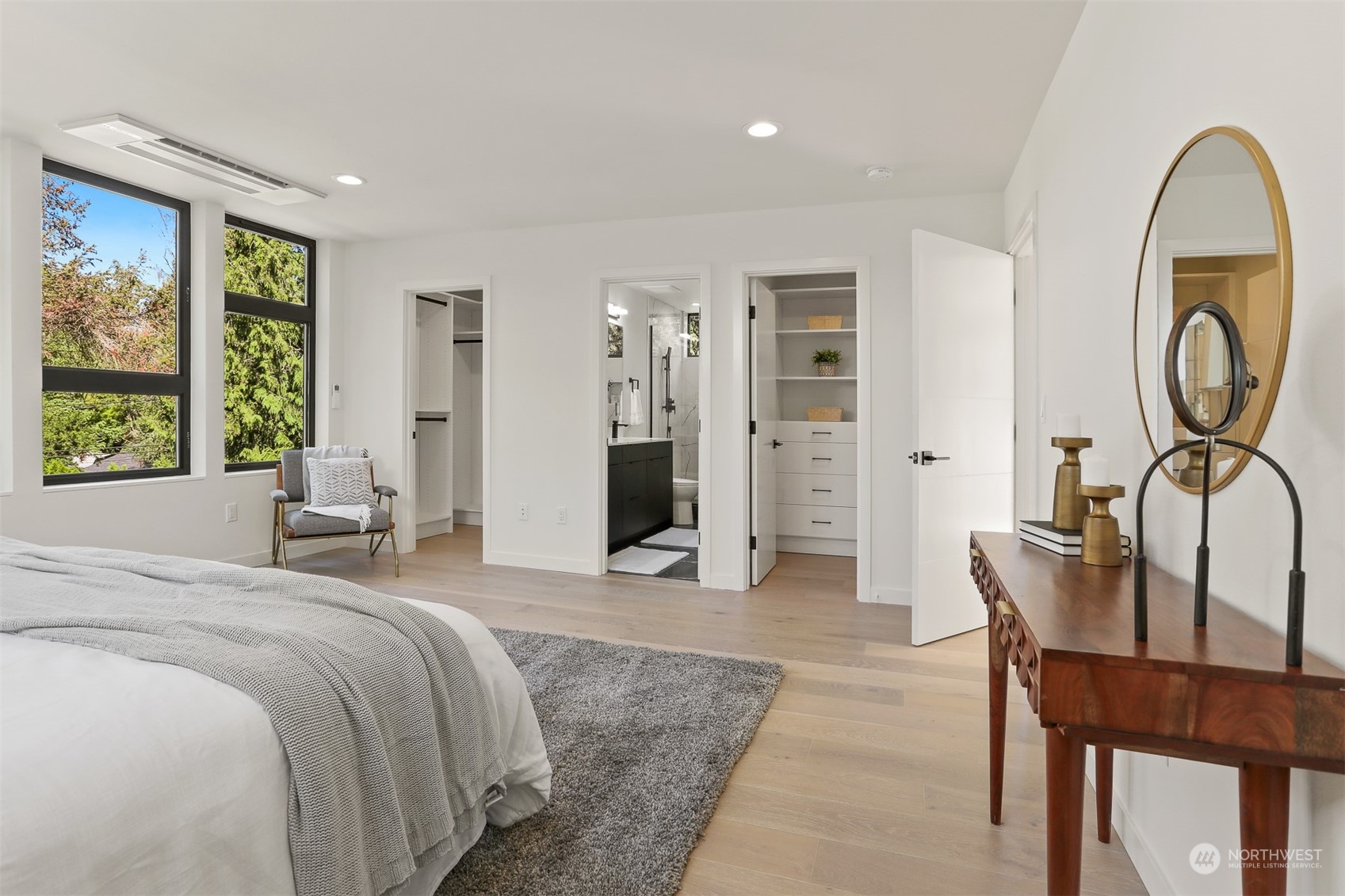 property viewer photo 12