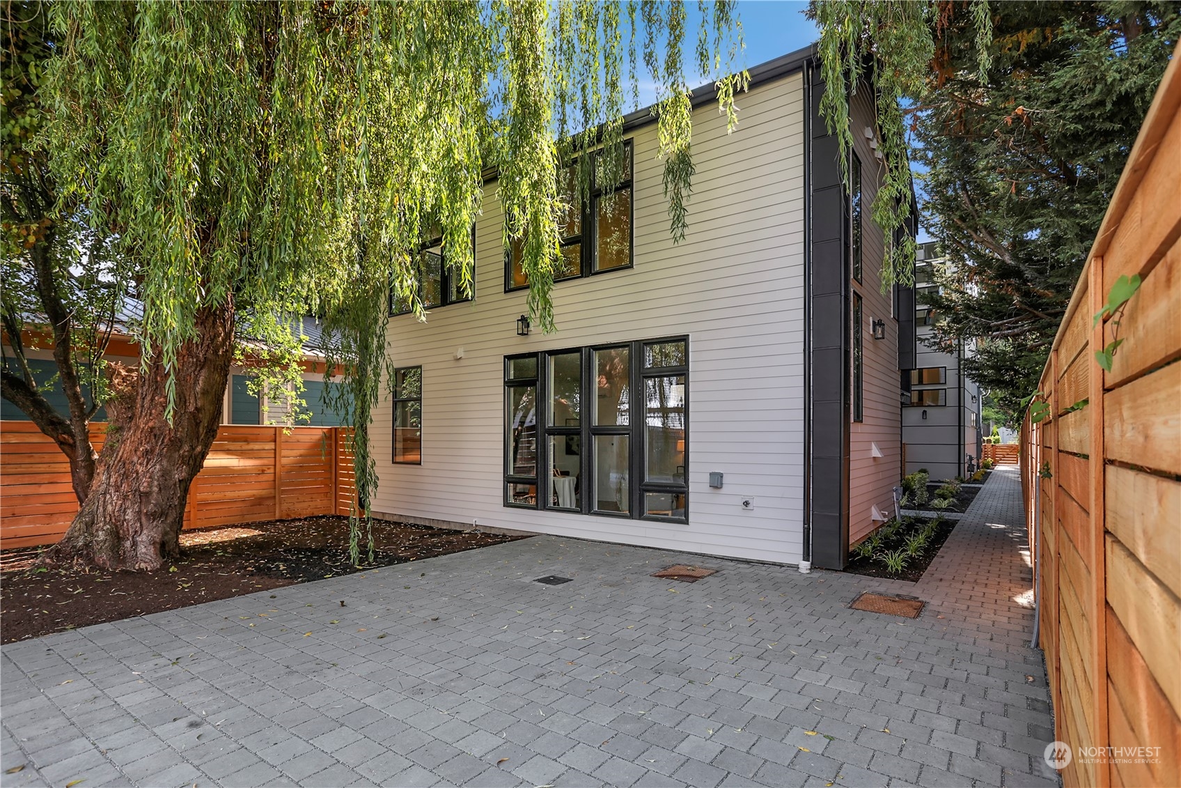 property viewer photo 22