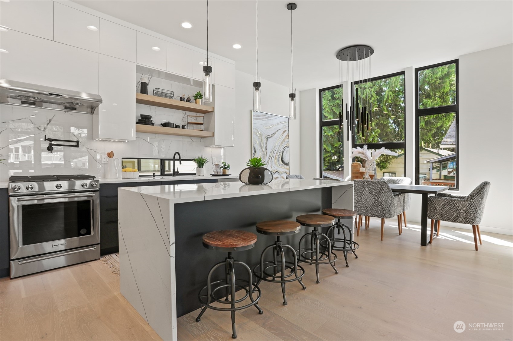 property viewer photo 4