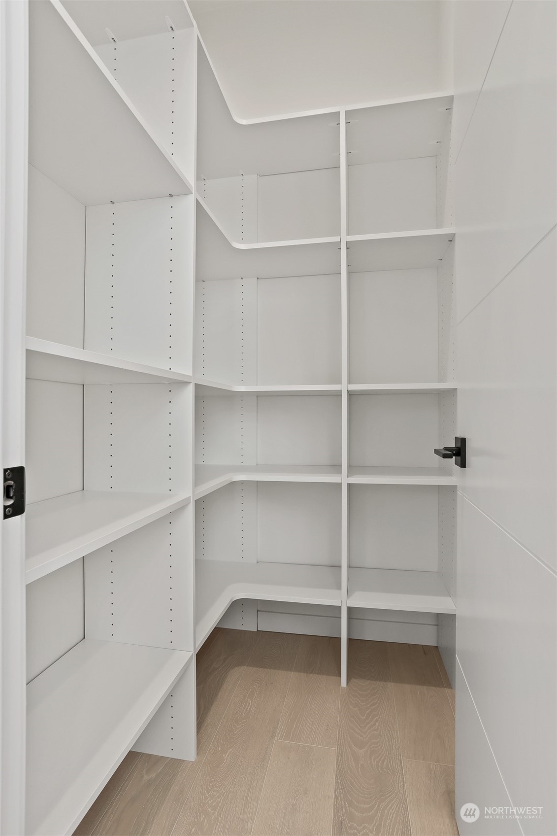 property viewer photo 9
