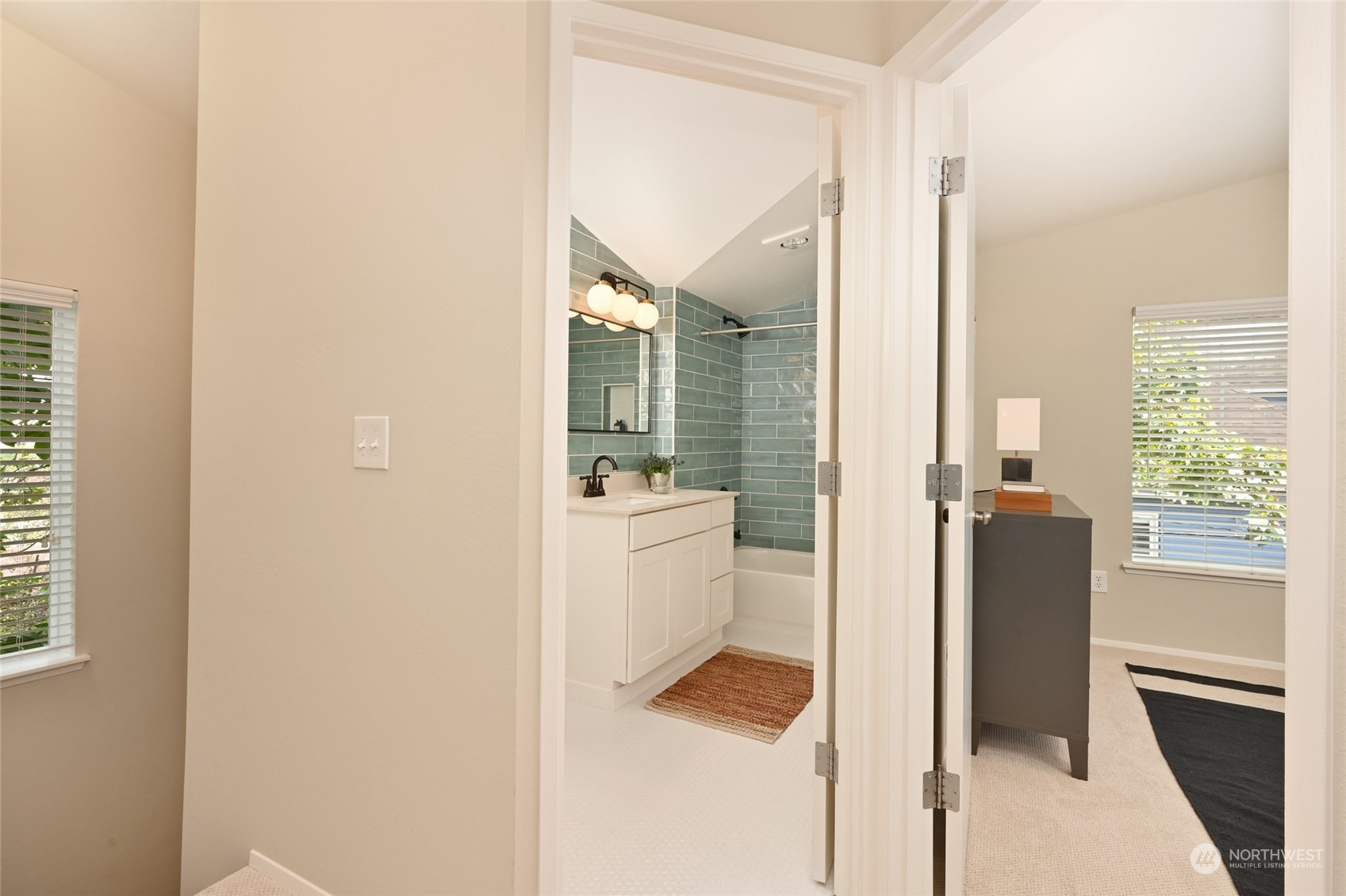 property viewer photo 15