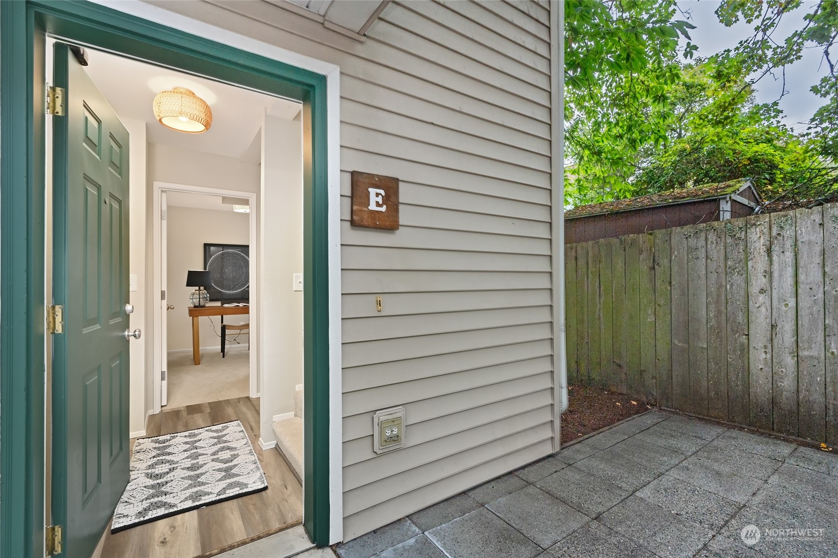 property viewer photo 2