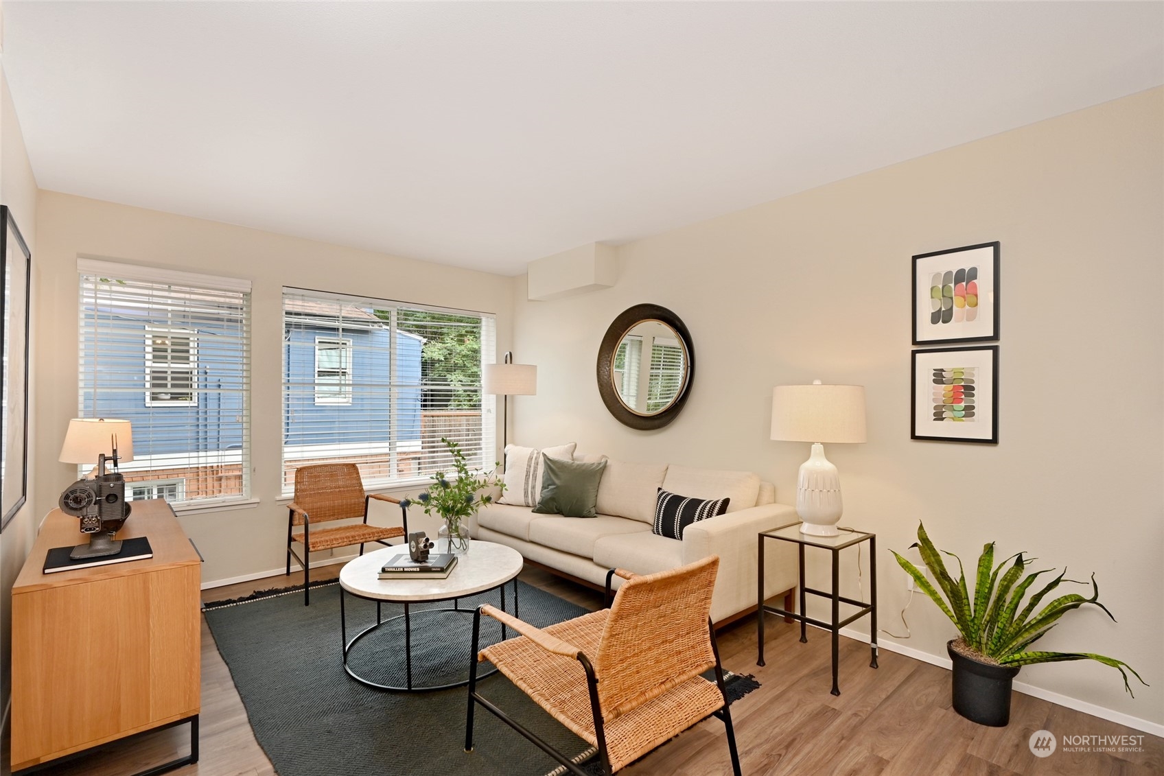 property viewer photo 4