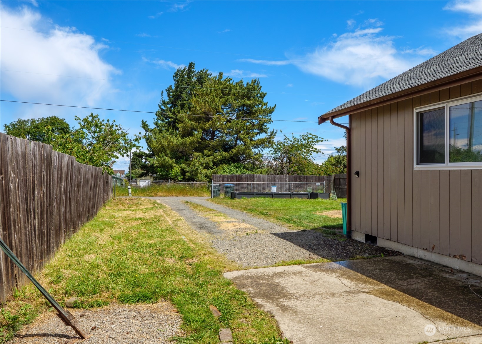 property viewer photo 11