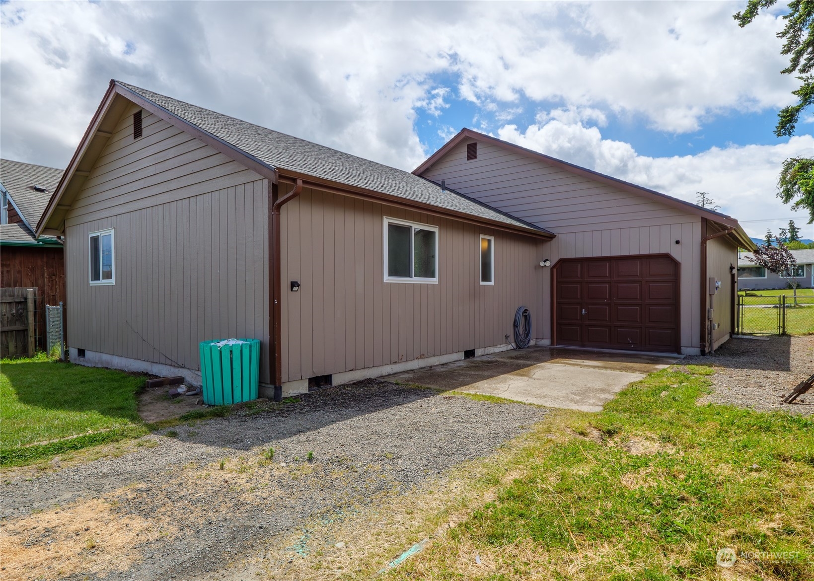 property viewer photo 13
