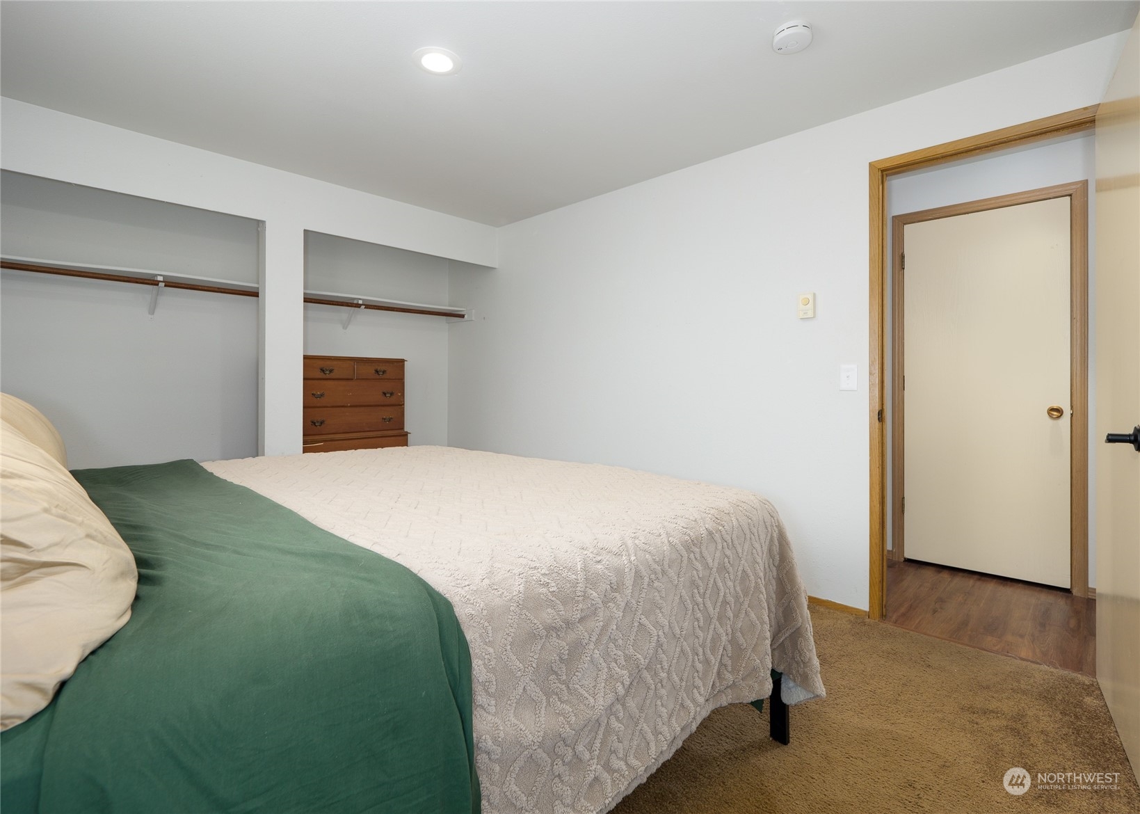 property viewer photo 24