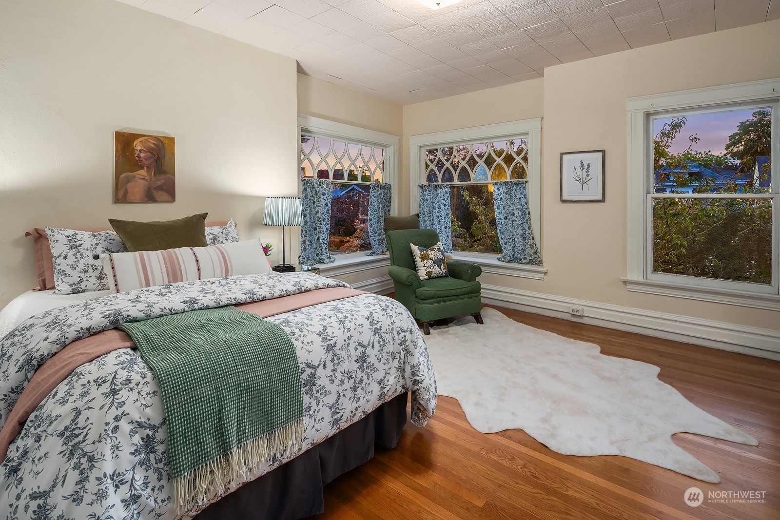 property viewer photo 16