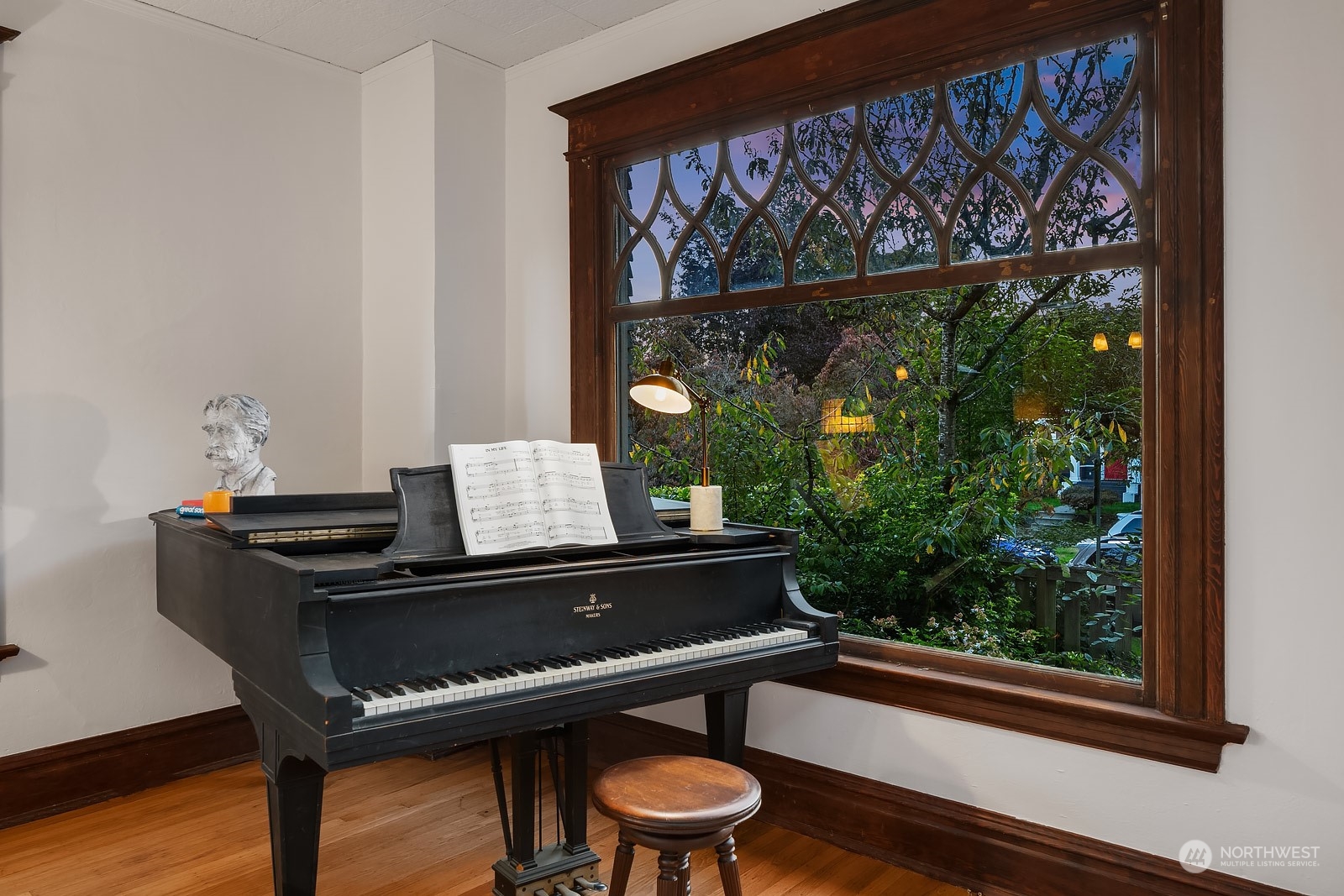 property viewer photo 3