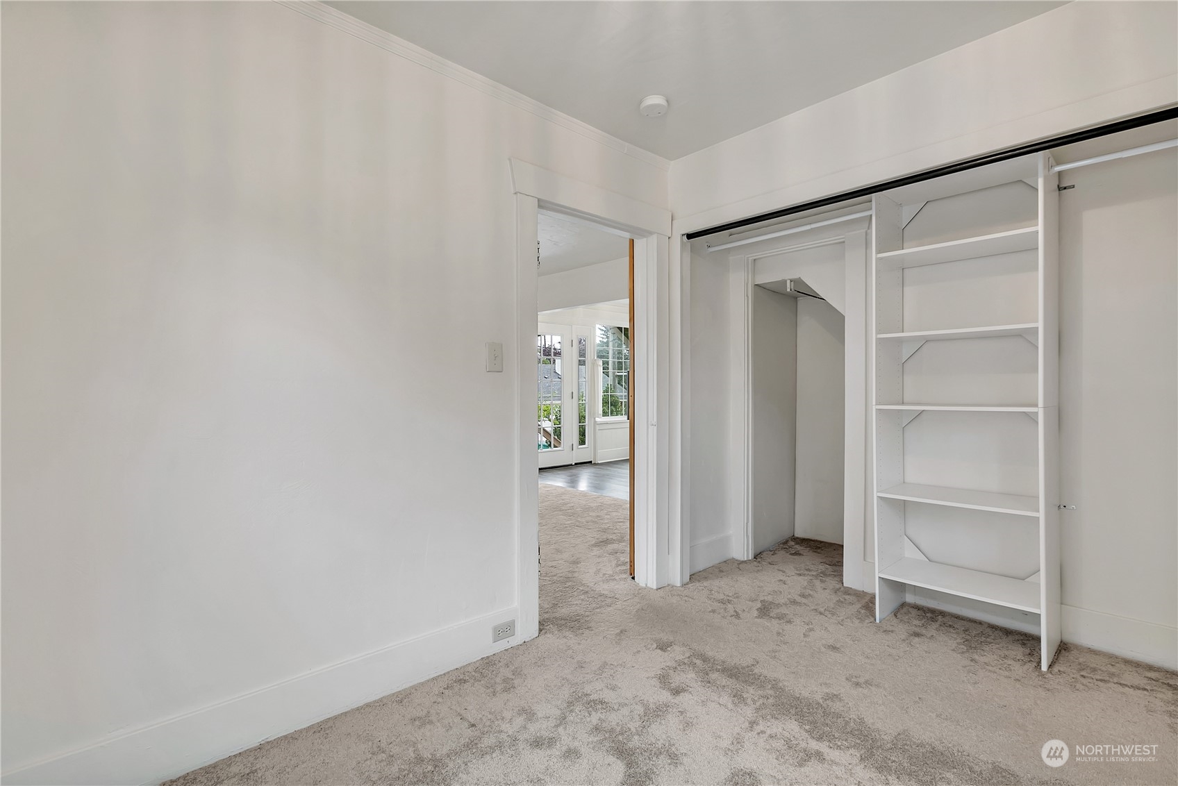property viewer photo 13