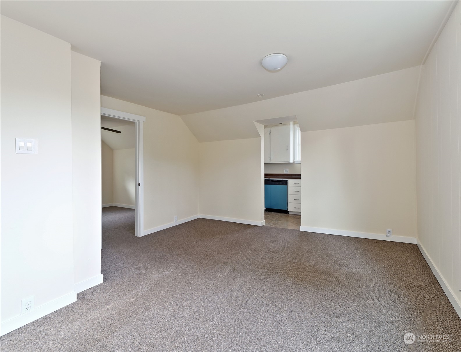 property viewer photo 7