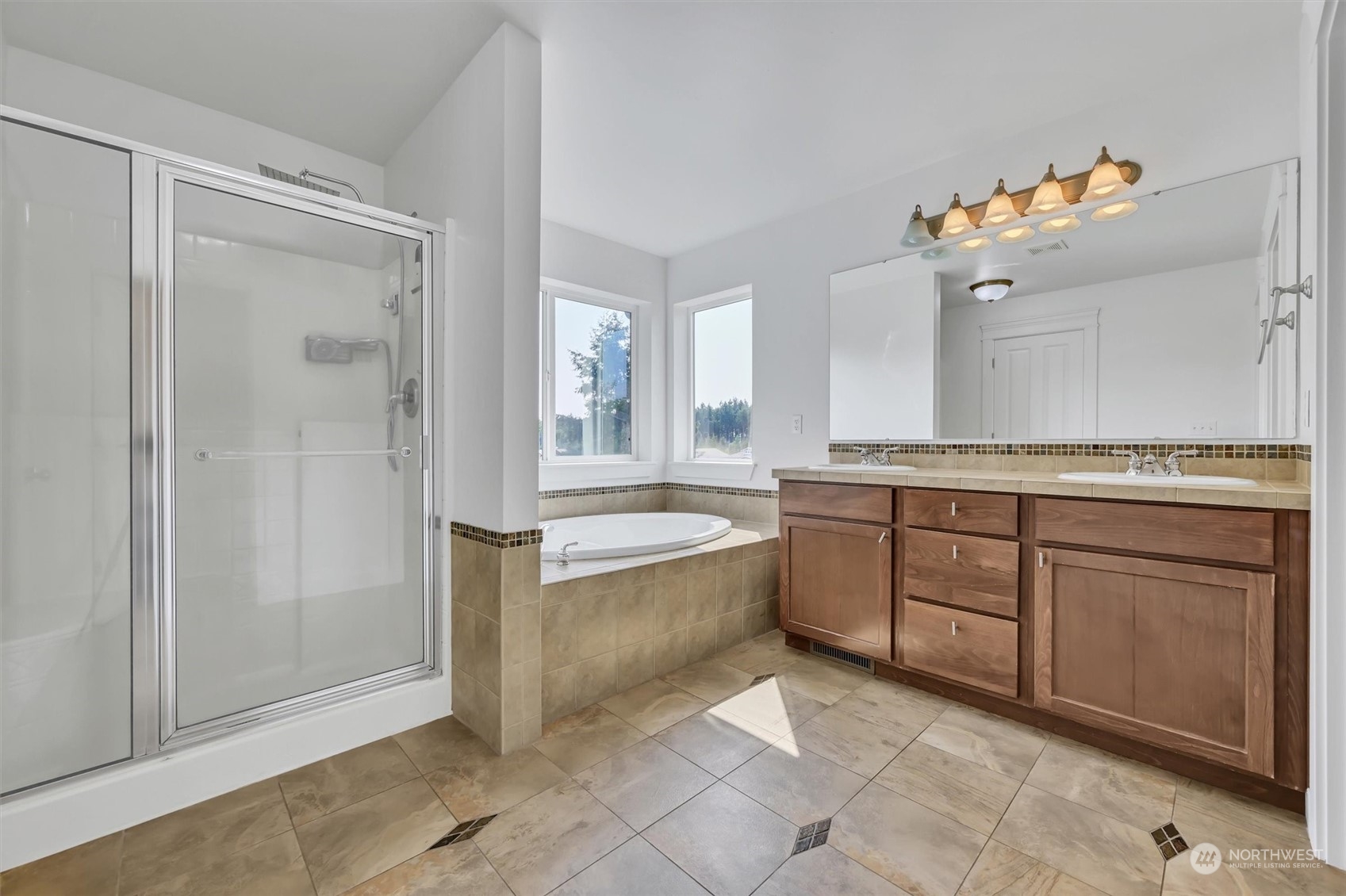 property viewer photo 19