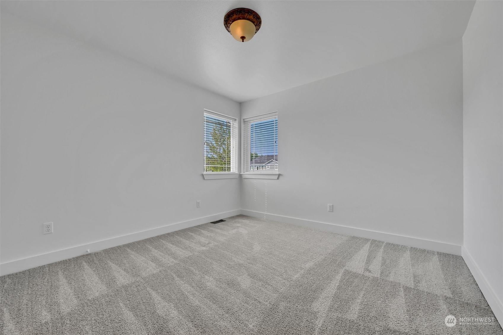 property viewer photo 25