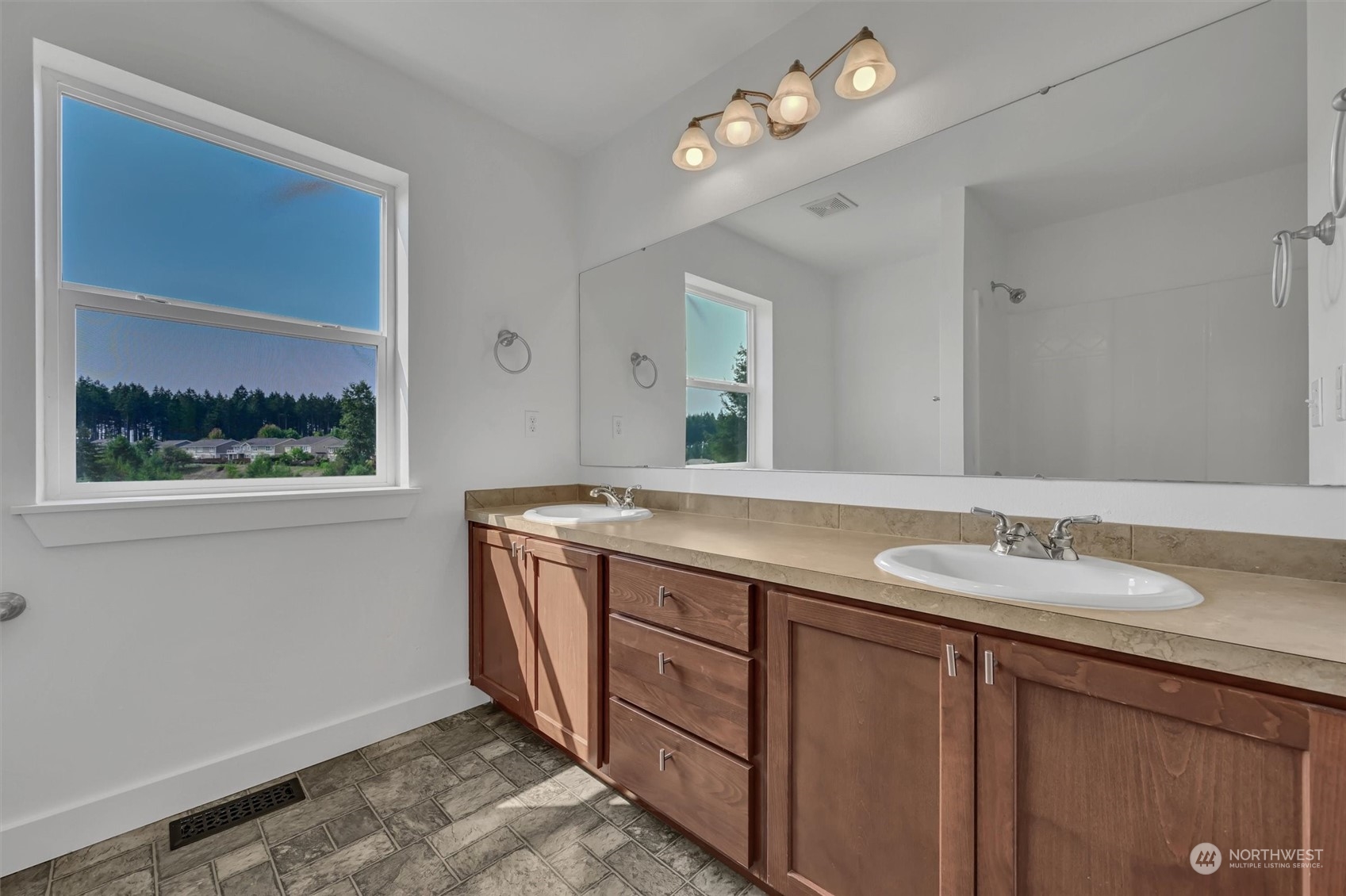 property viewer photo 27