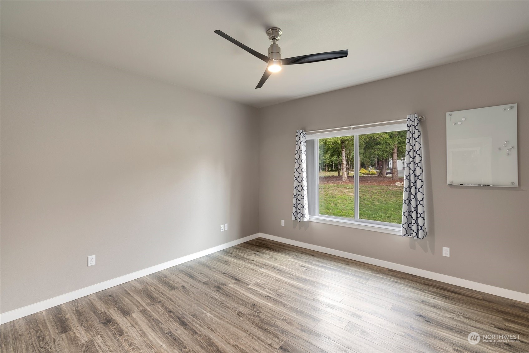 property viewer photo 19
