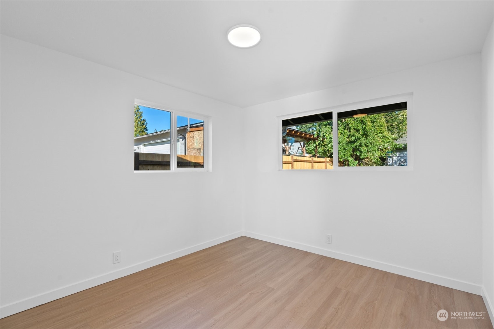property viewer photo 16