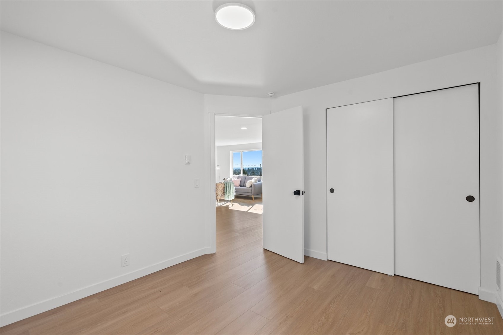 property viewer photo 17