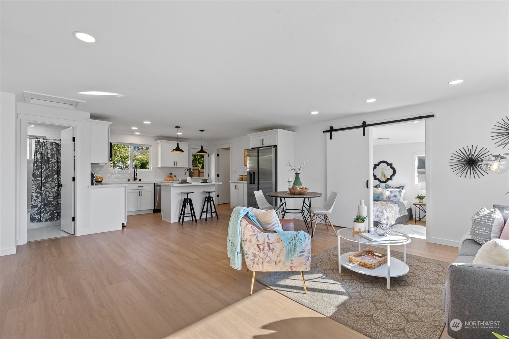 property viewer photo 2