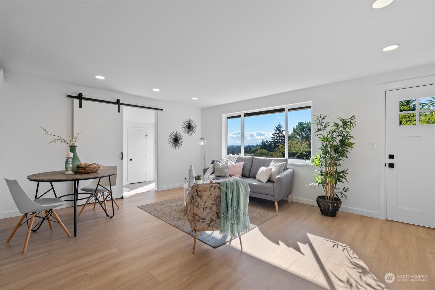 property viewer photo 7
