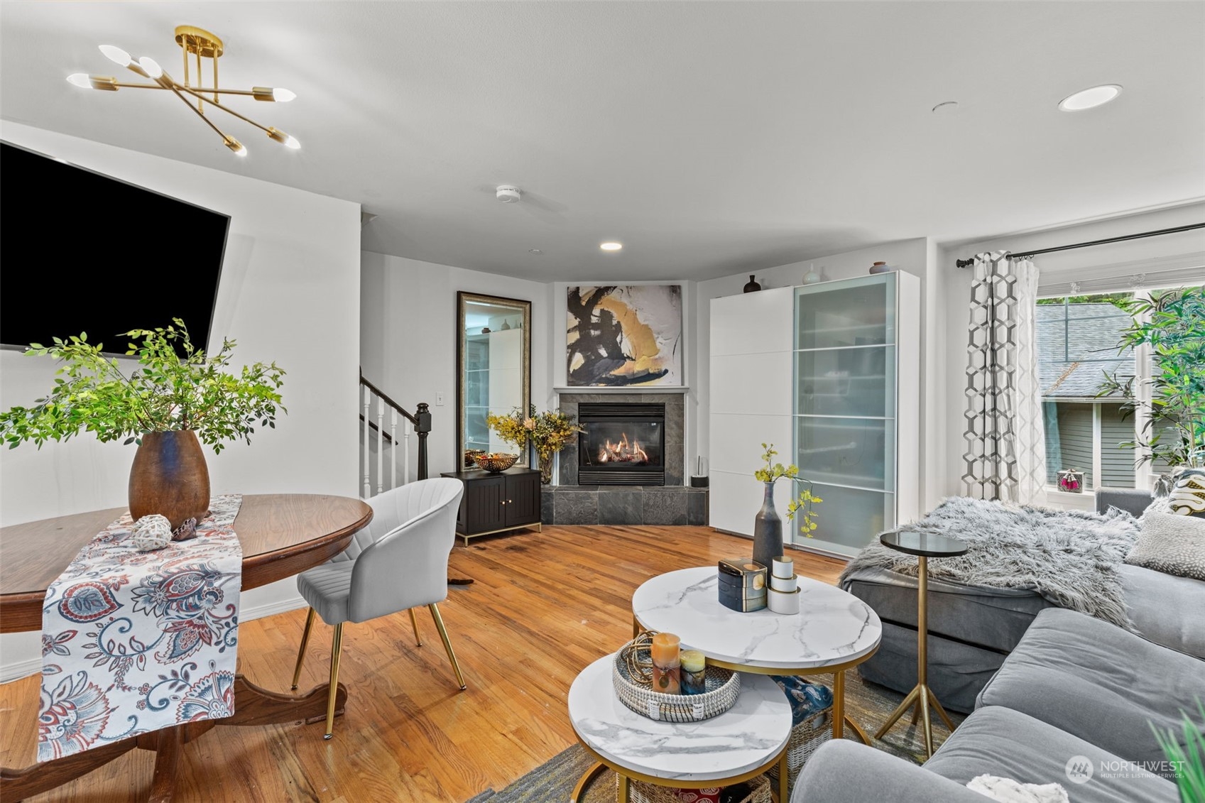 property viewer photo 1
