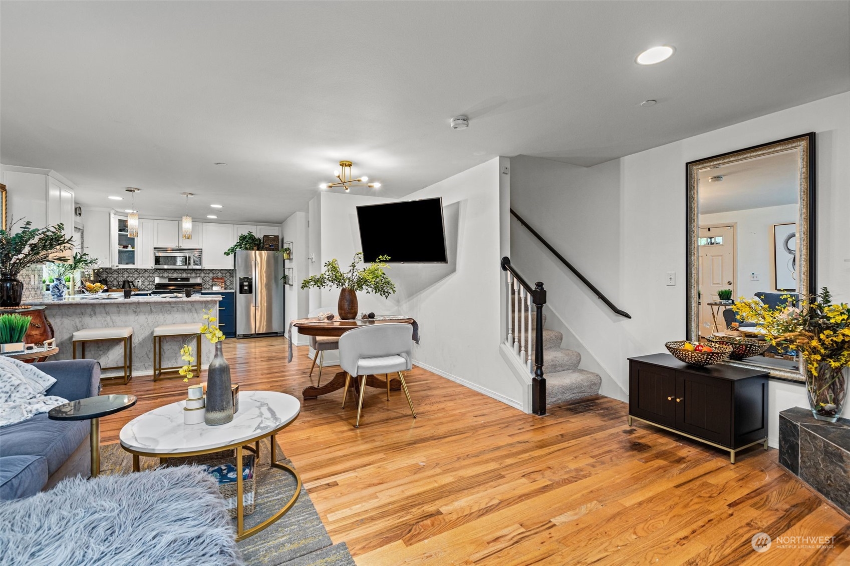 property viewer photo 2