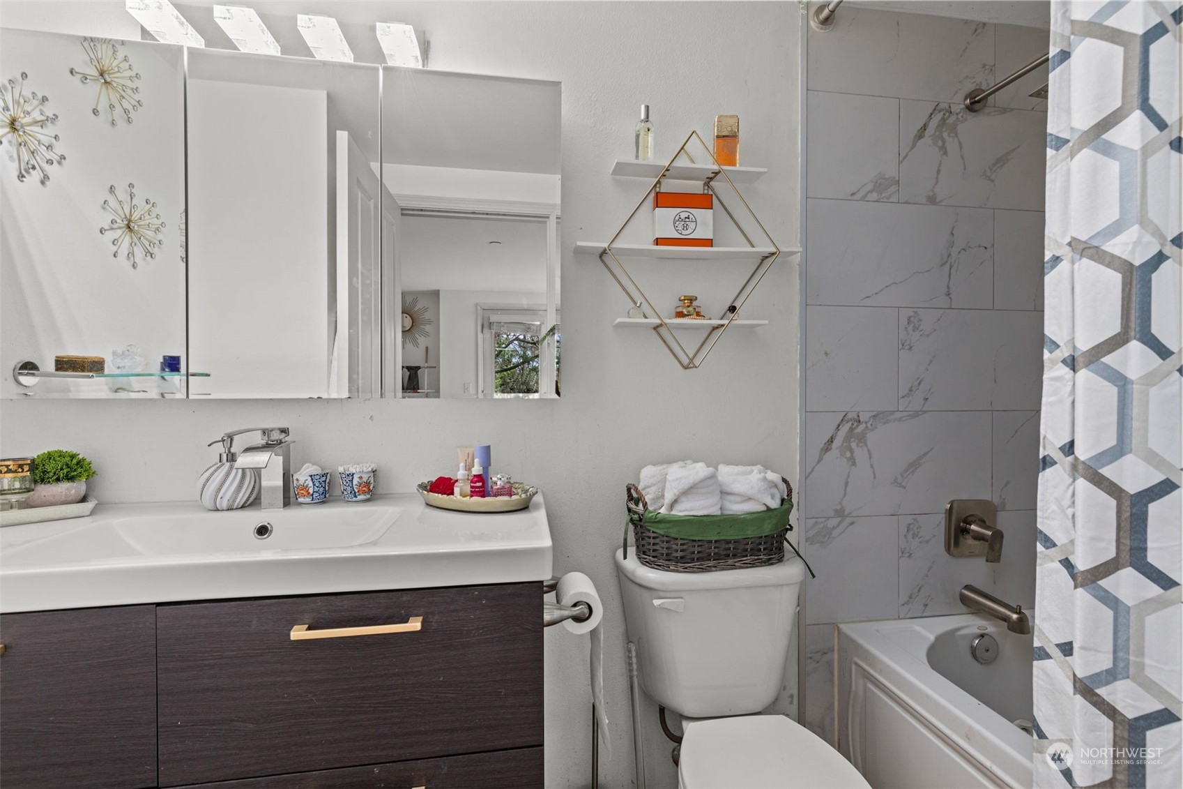 property viewer photo 25