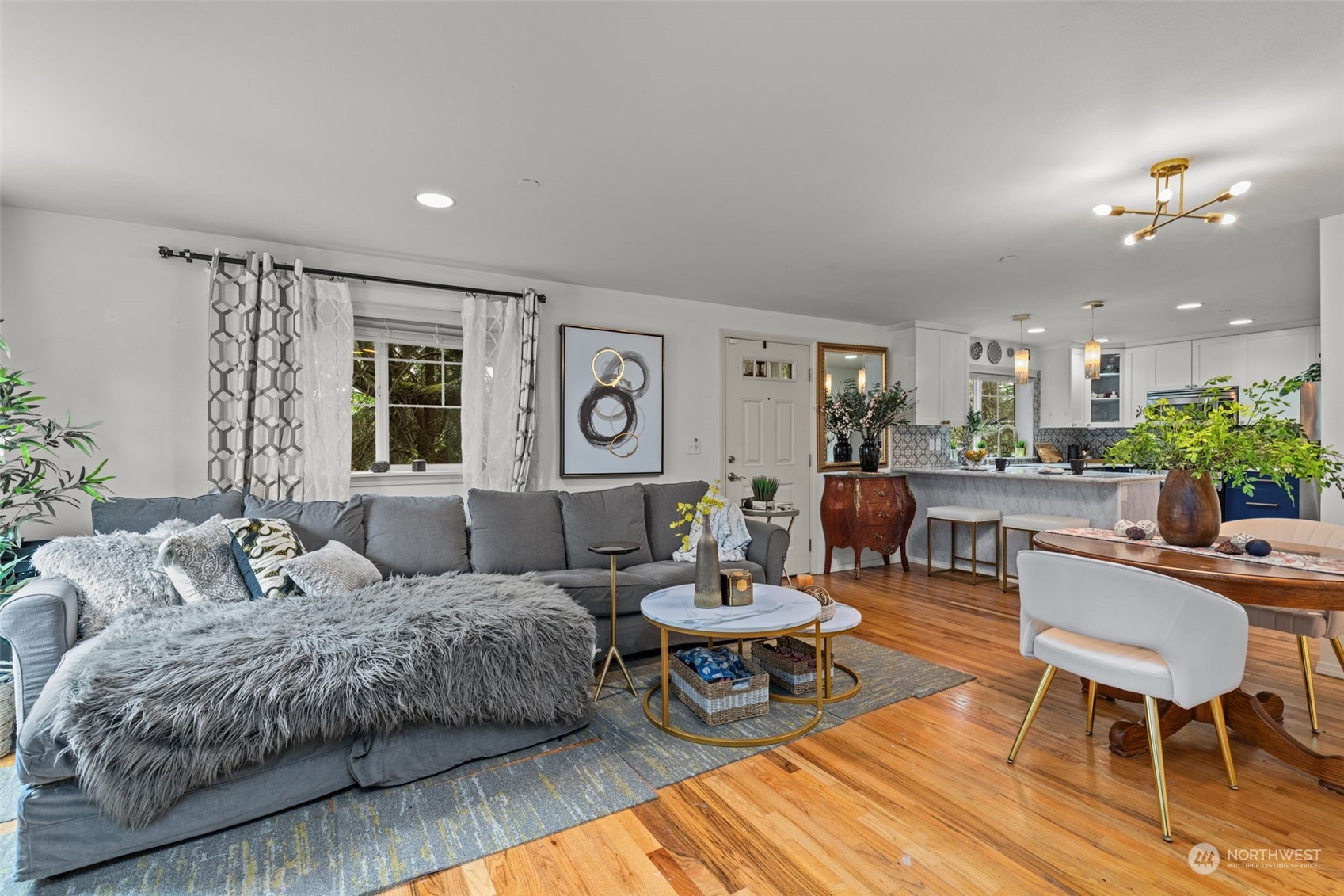 property viewer photo 3