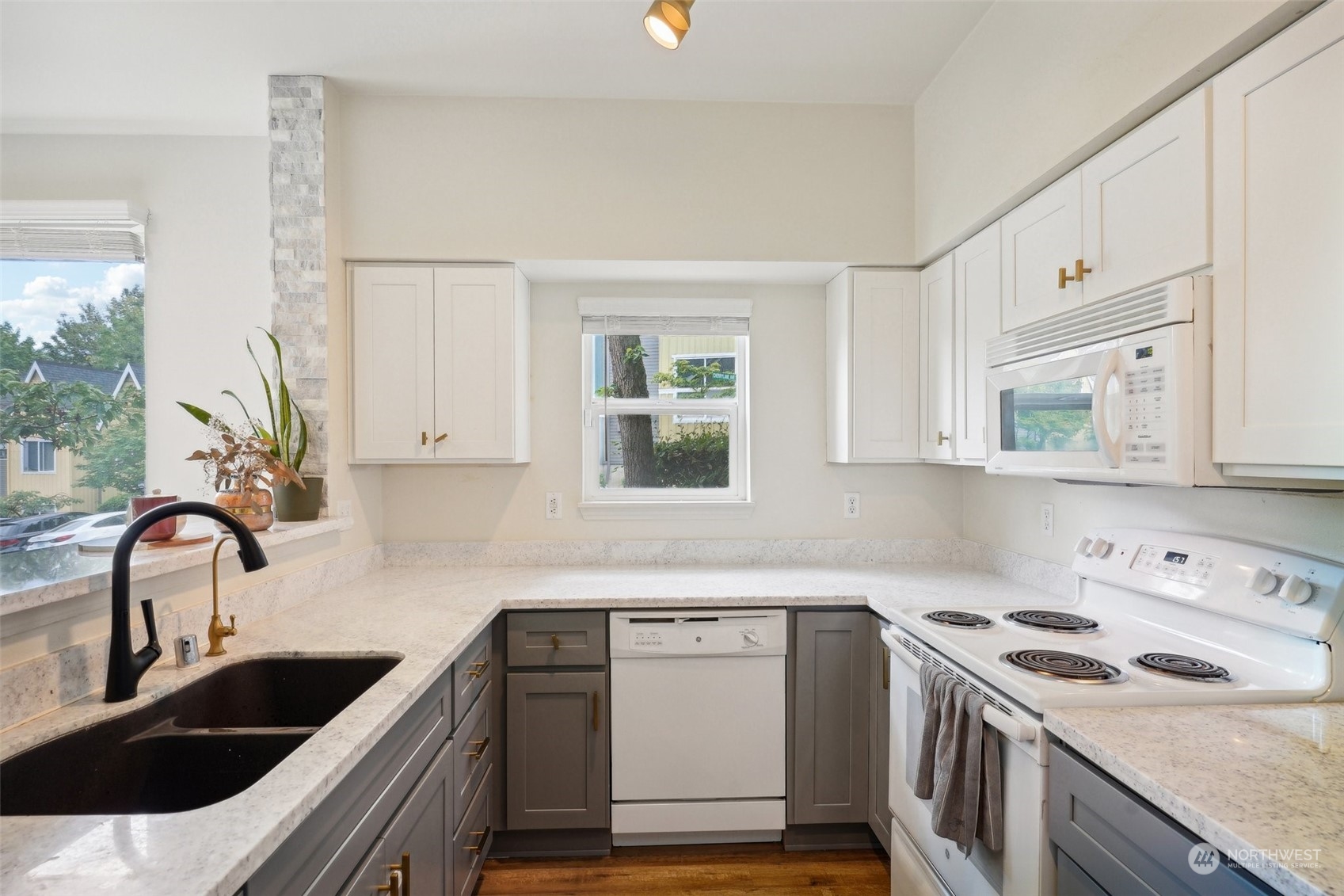 property viewer photo 10
