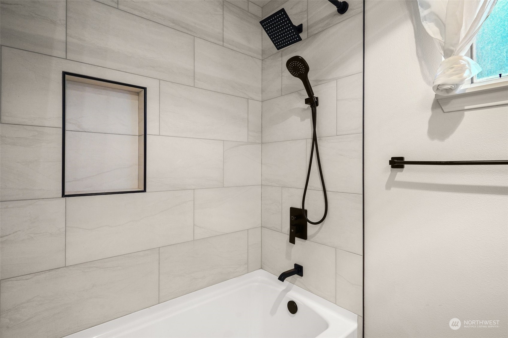 property viewer photo 18