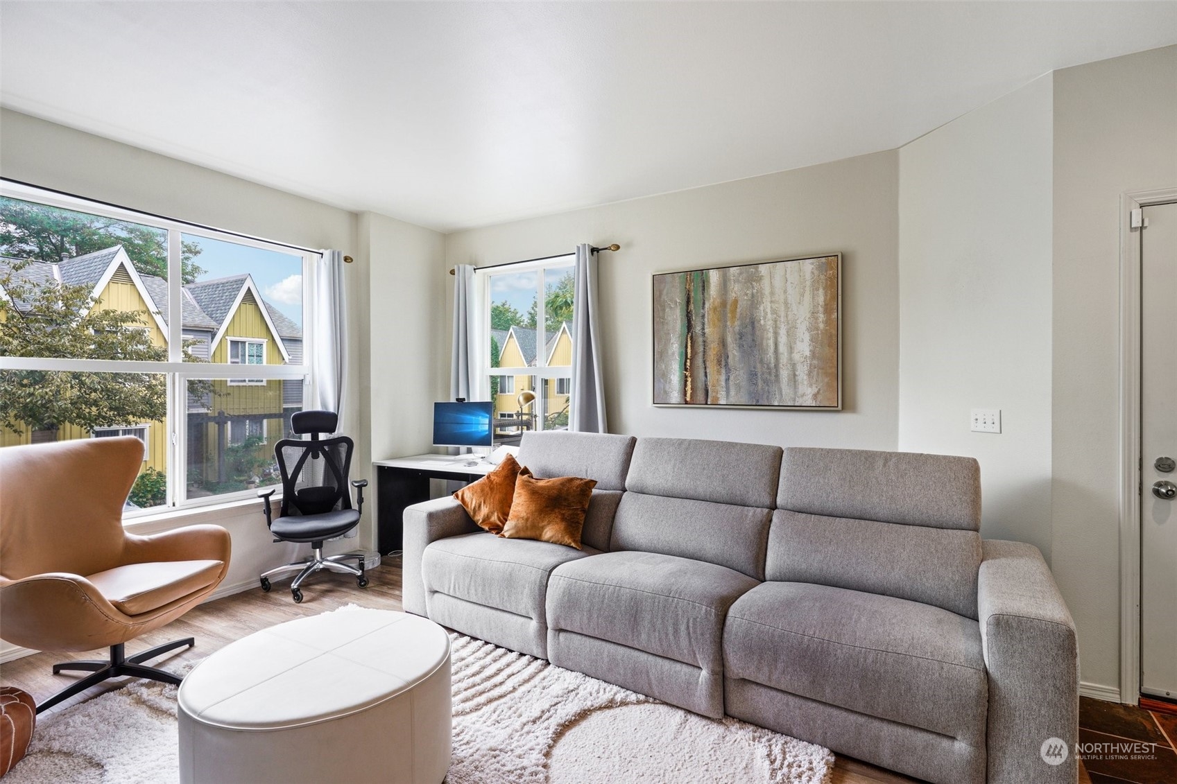 property viewer photo 4