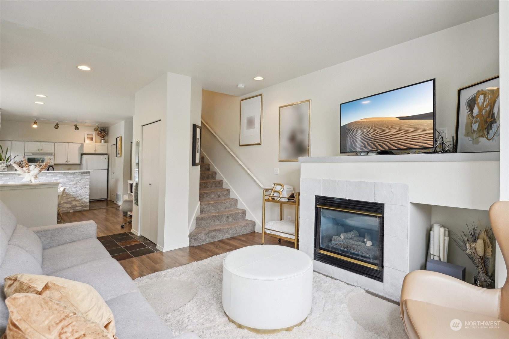 property viewer photo 6